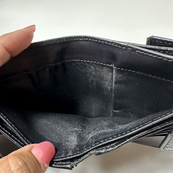 GUCCI Made In Italy Unisex Black Metallic Guccissima Compact Wallet - Picture 6 of 15